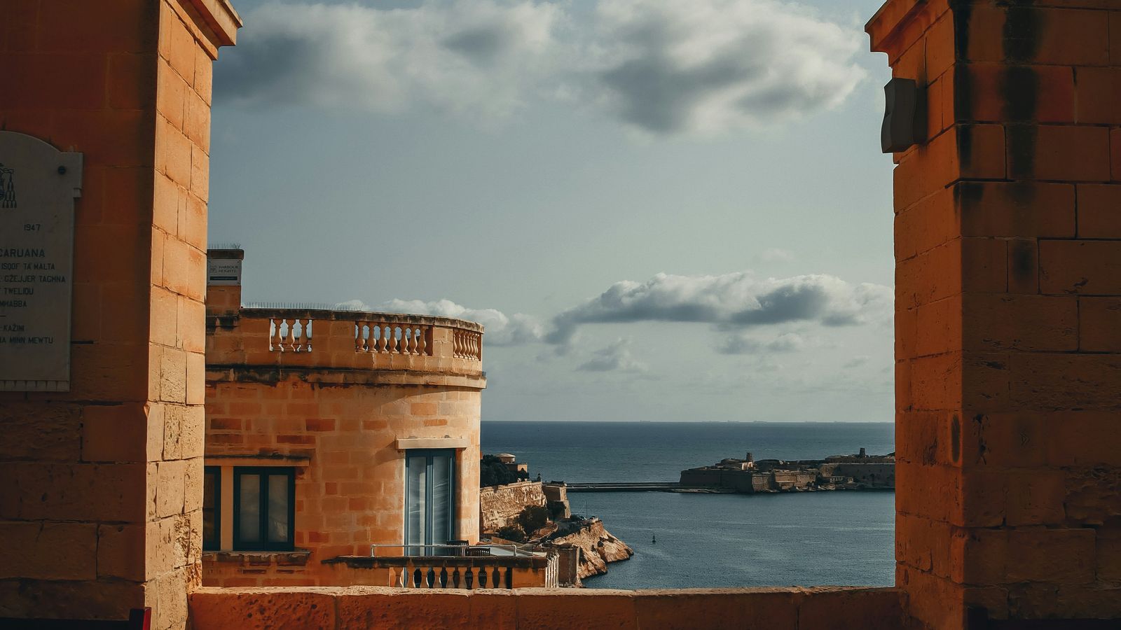 Shana Van Roosbroek on Unsplash