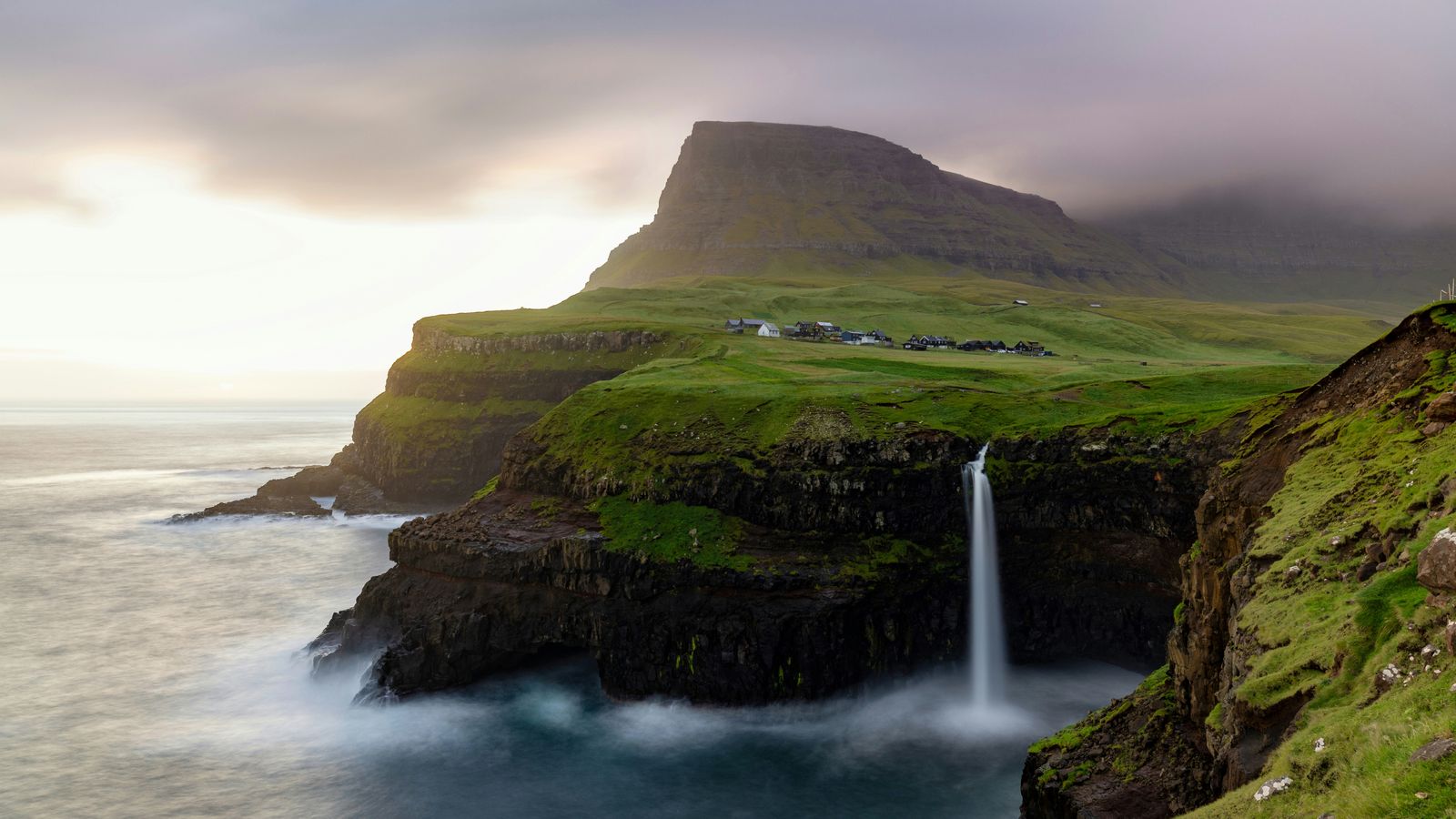 Andreas Slotosch on Unsplash