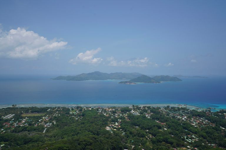 Mahé et Victoria