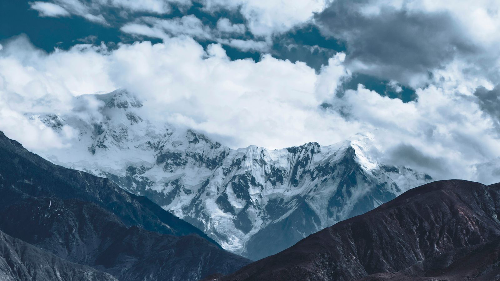 Shoaib KHAN on Unsplash