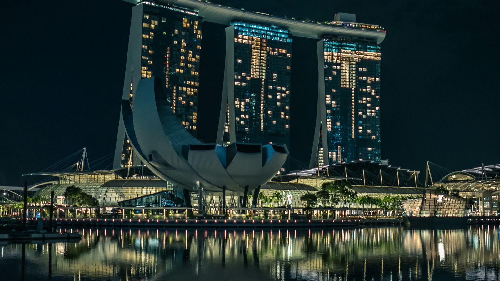 Claudio Schwarz on Unsplash