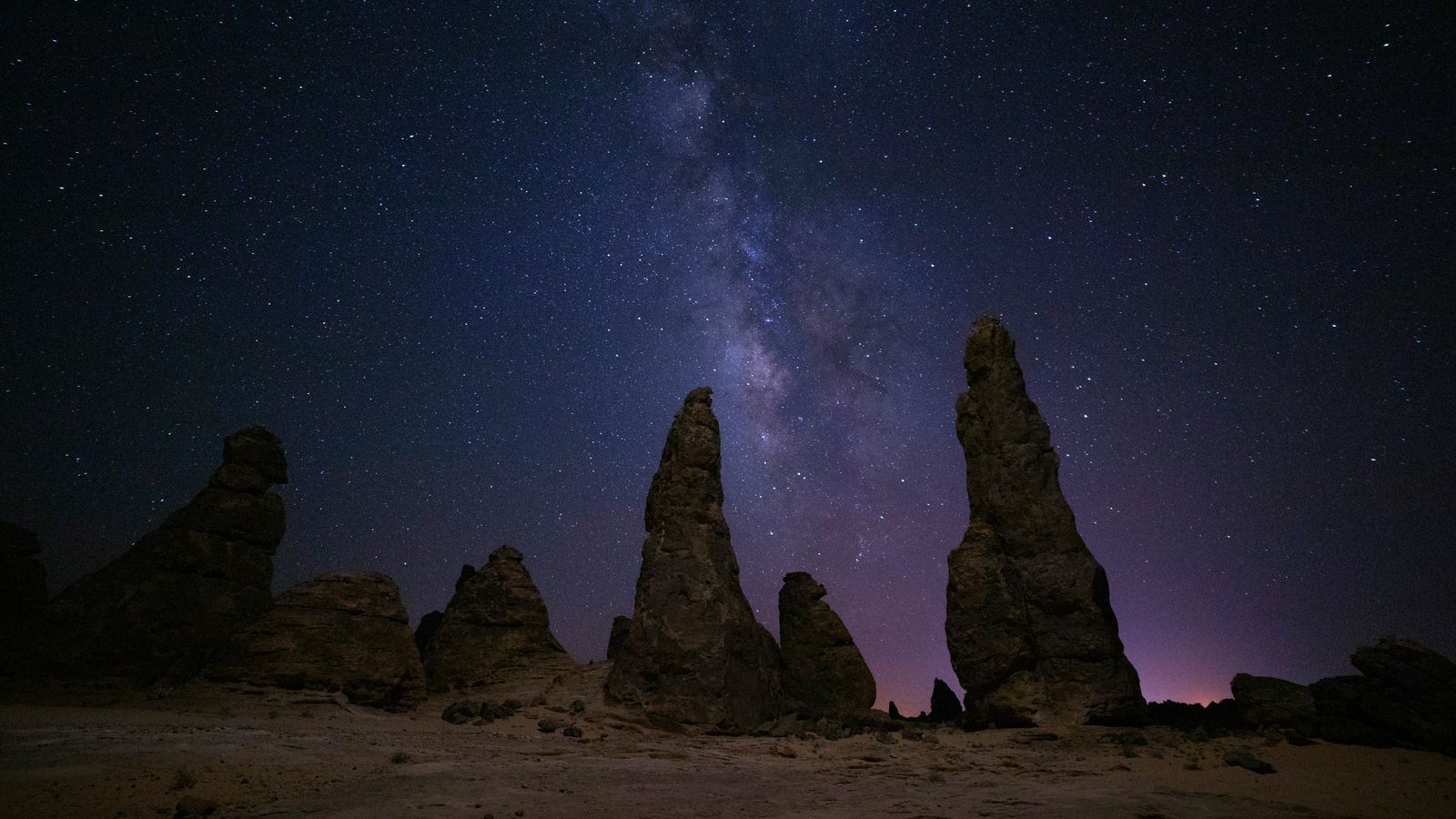 SALEH on Unsplash